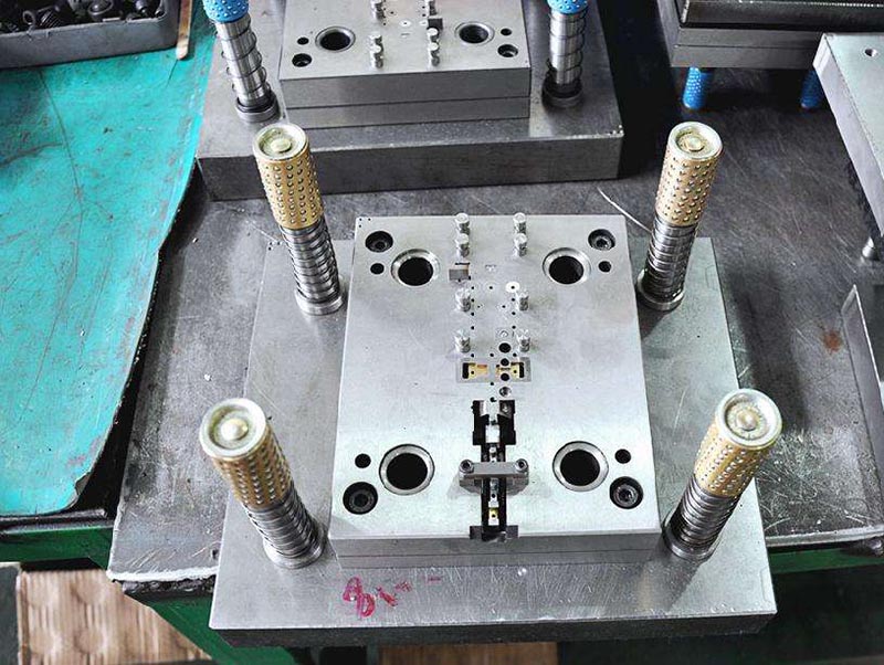 眉山模具制造-01